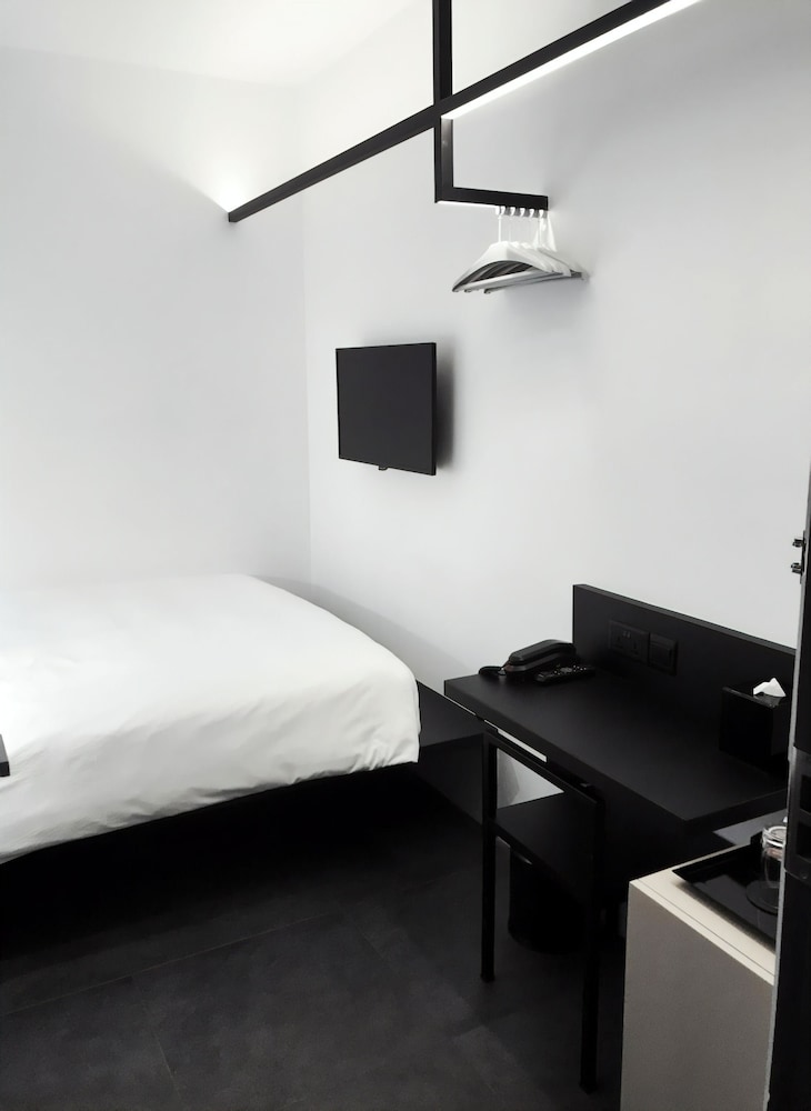 Hotel Mono 46/54
