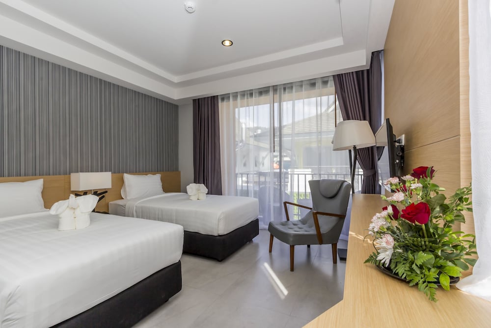 DELUXE, TWIN BEDS, BALCONY