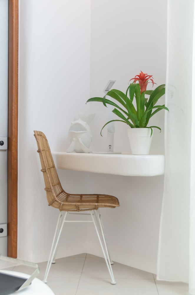 Naxos Euphoria Suites 9/69