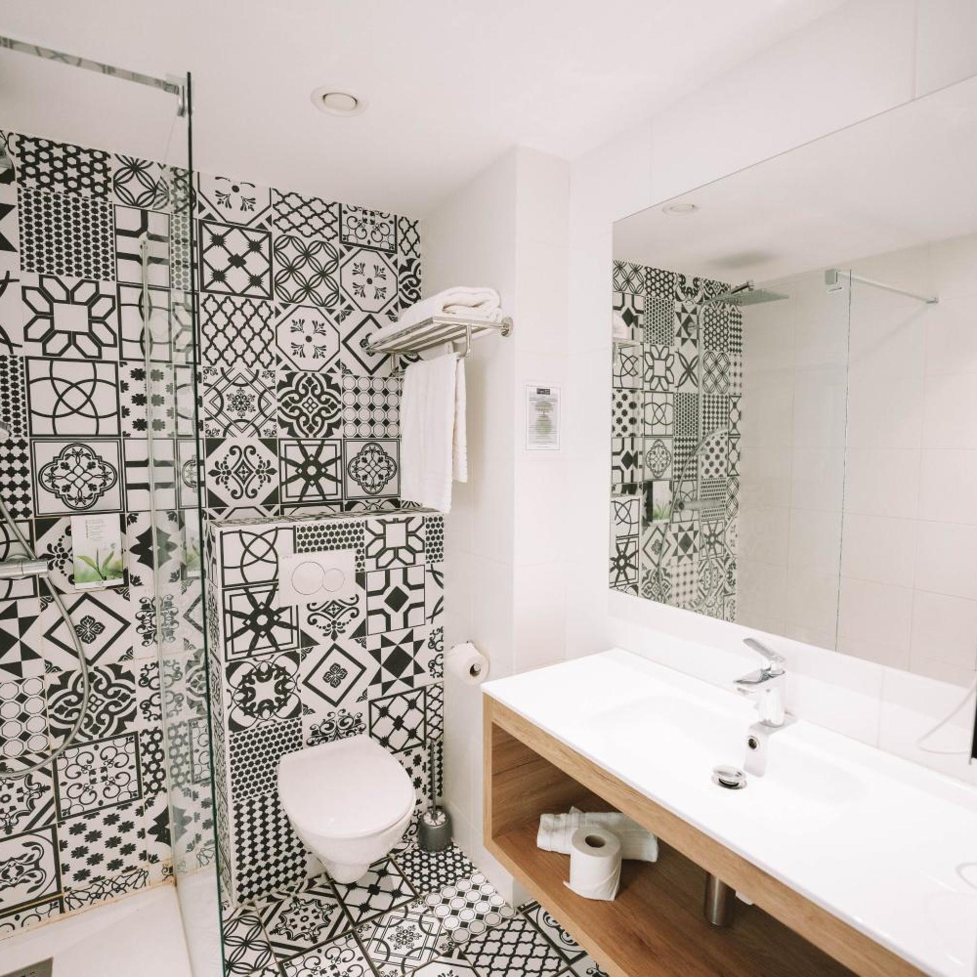 Room, Double Bed, Utopia Hotel 5/8