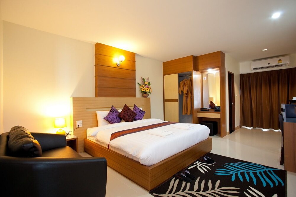 Amnauysuk Hotel 25/47