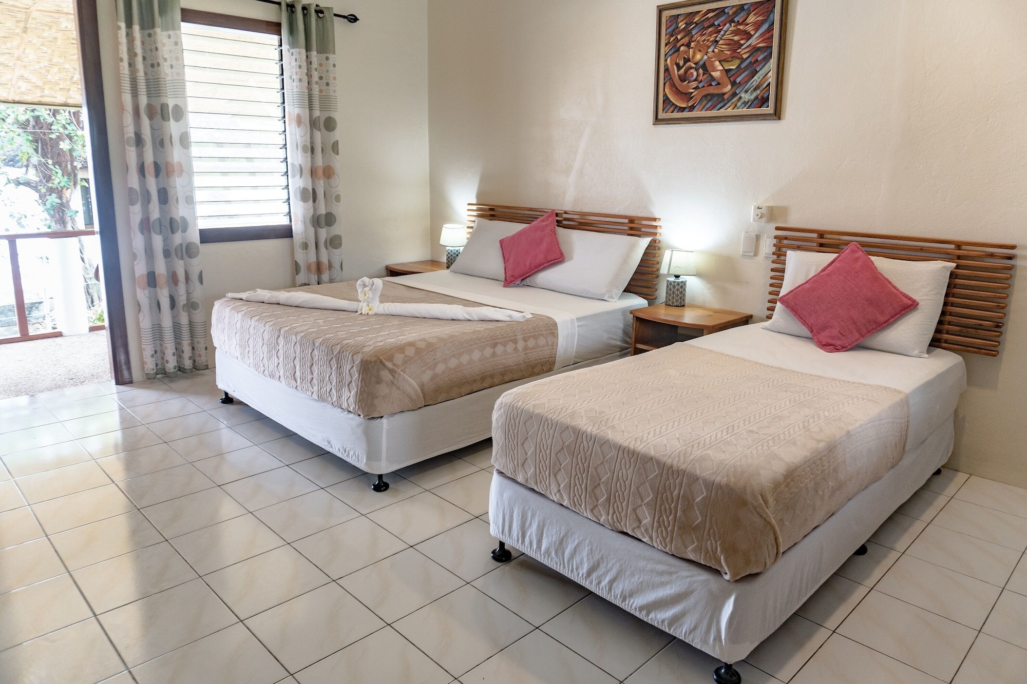 بنغل بسرير كوين وسرير فردي، Quo Vadis Dive Resort 2/8