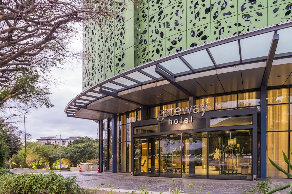 aha Gateway Hotel 2/34