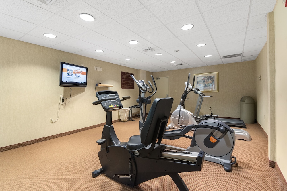 Sleep Inn & Suites Newport News City Center Area 26/41