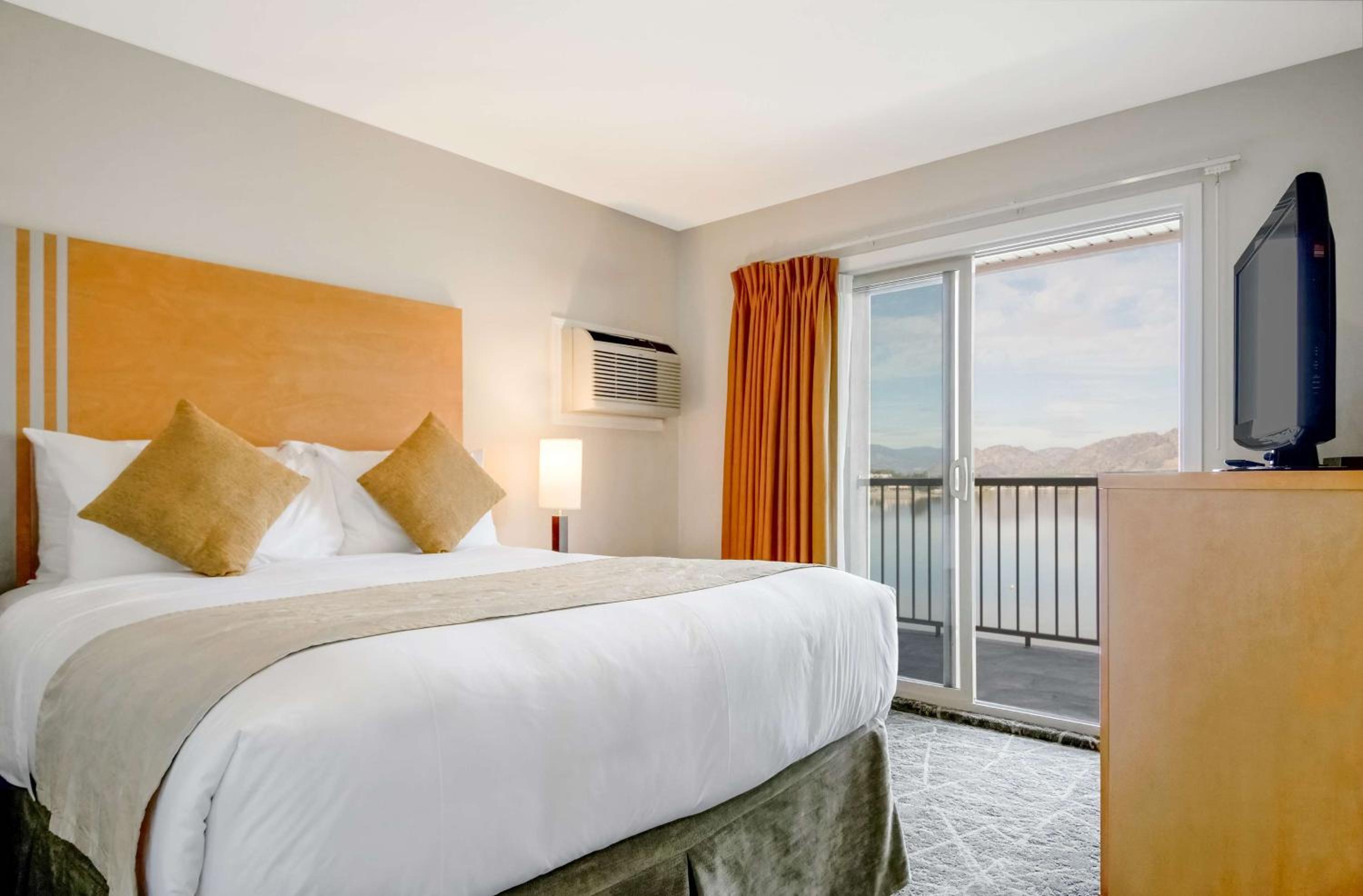 2 Bedrooms, Coast, Premium, Suite, Sofa