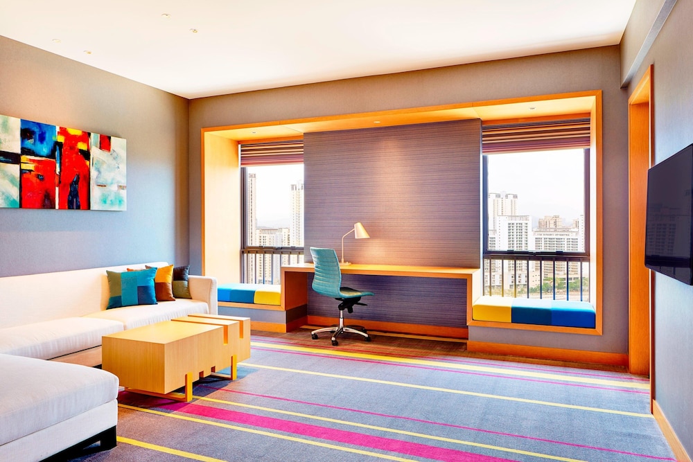 Aloft Dongguan Dynamic Town 30/48
