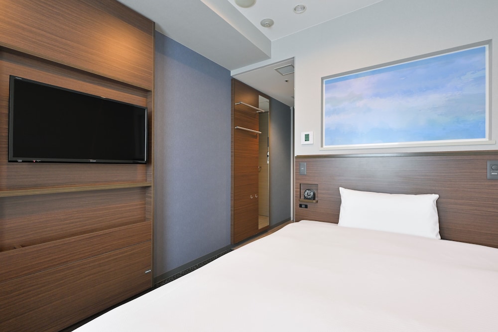 ROOM, DOUBLE BED