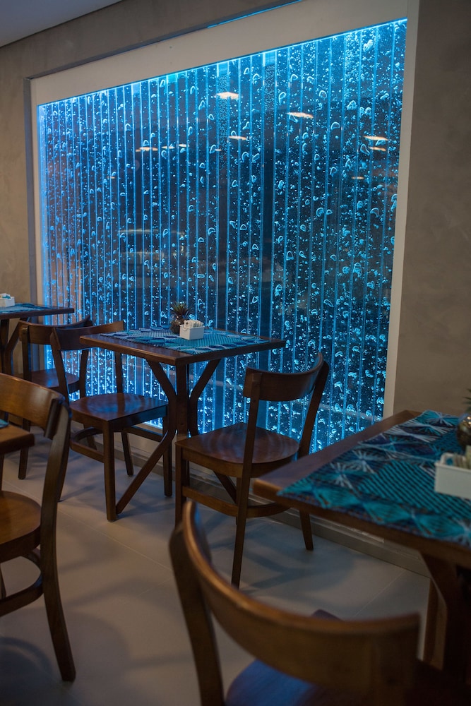 Acqua Suites 54/60