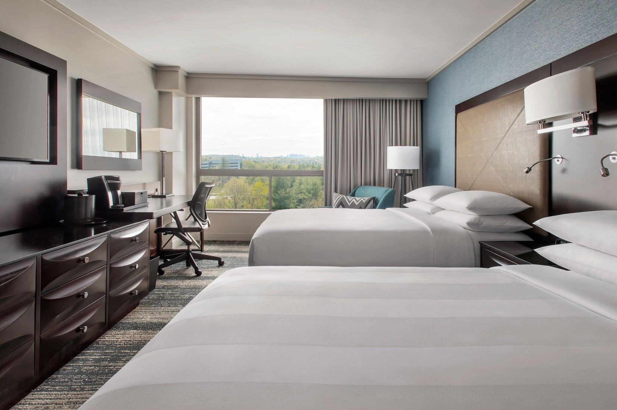 Club, Queen Bed
