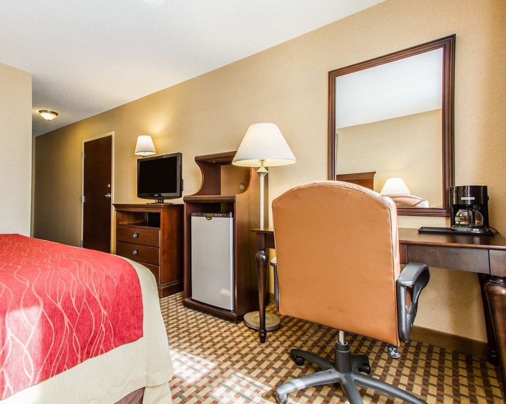 Comfort Inn and Suites Scarborough - Portland 24/55