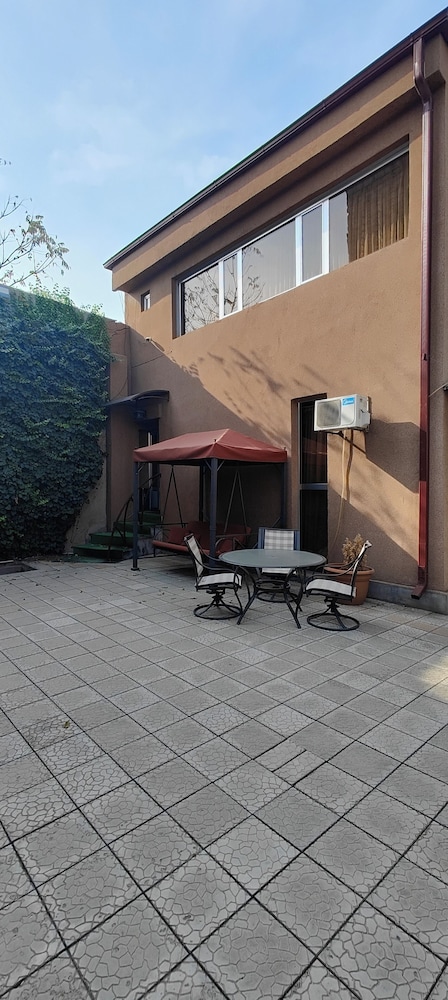Areg Hotel 107/113