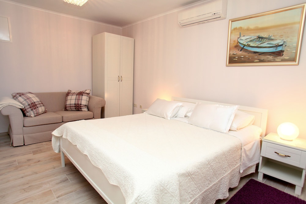 شقة بسرير كوين بشرفة بغرفة نوم واحدة مع سرير سحّاب إضافي في الملحق، VILLA RUSTICA DALMATIA 2/9