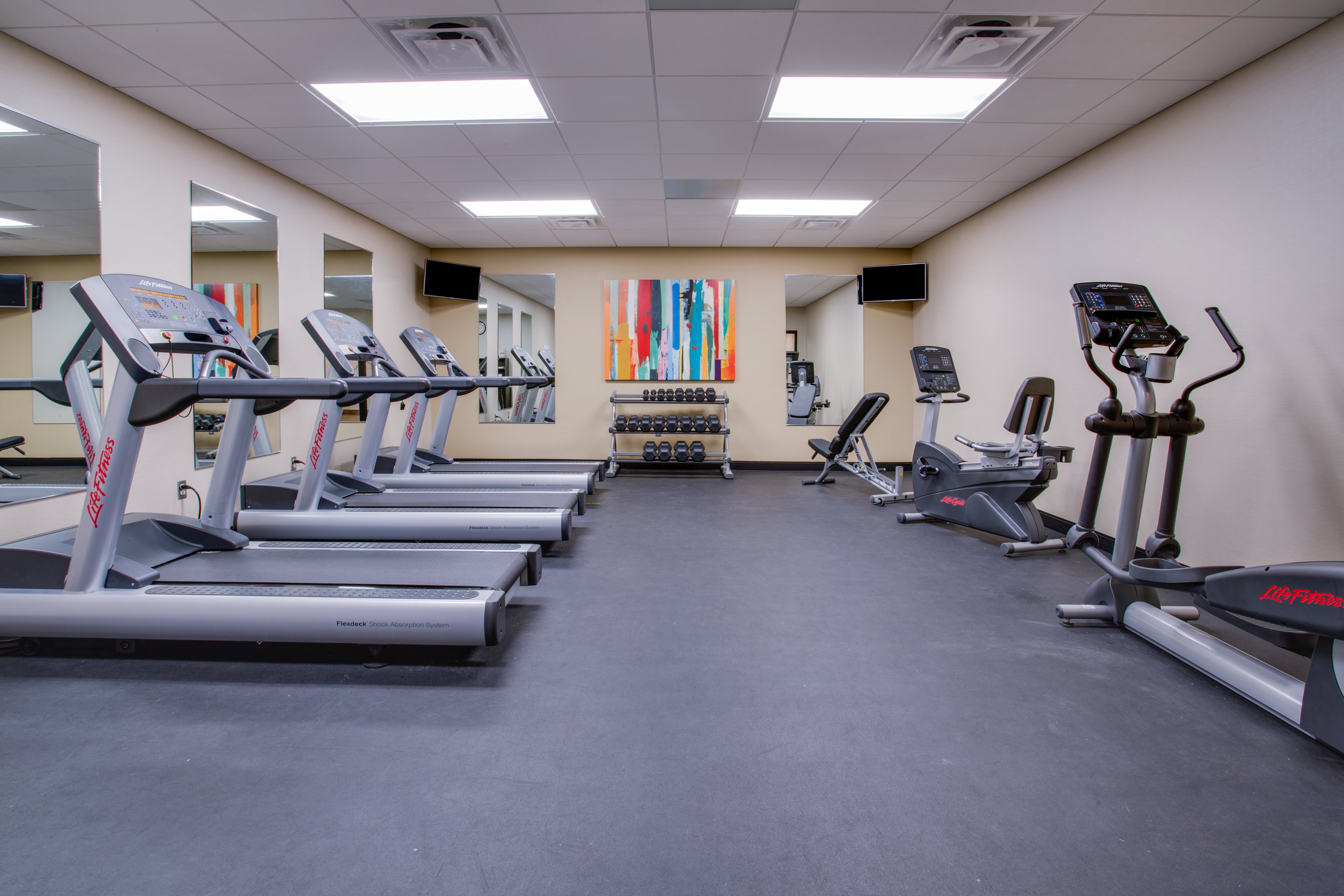 Holiday Inn Express Wilkesboro 36/59