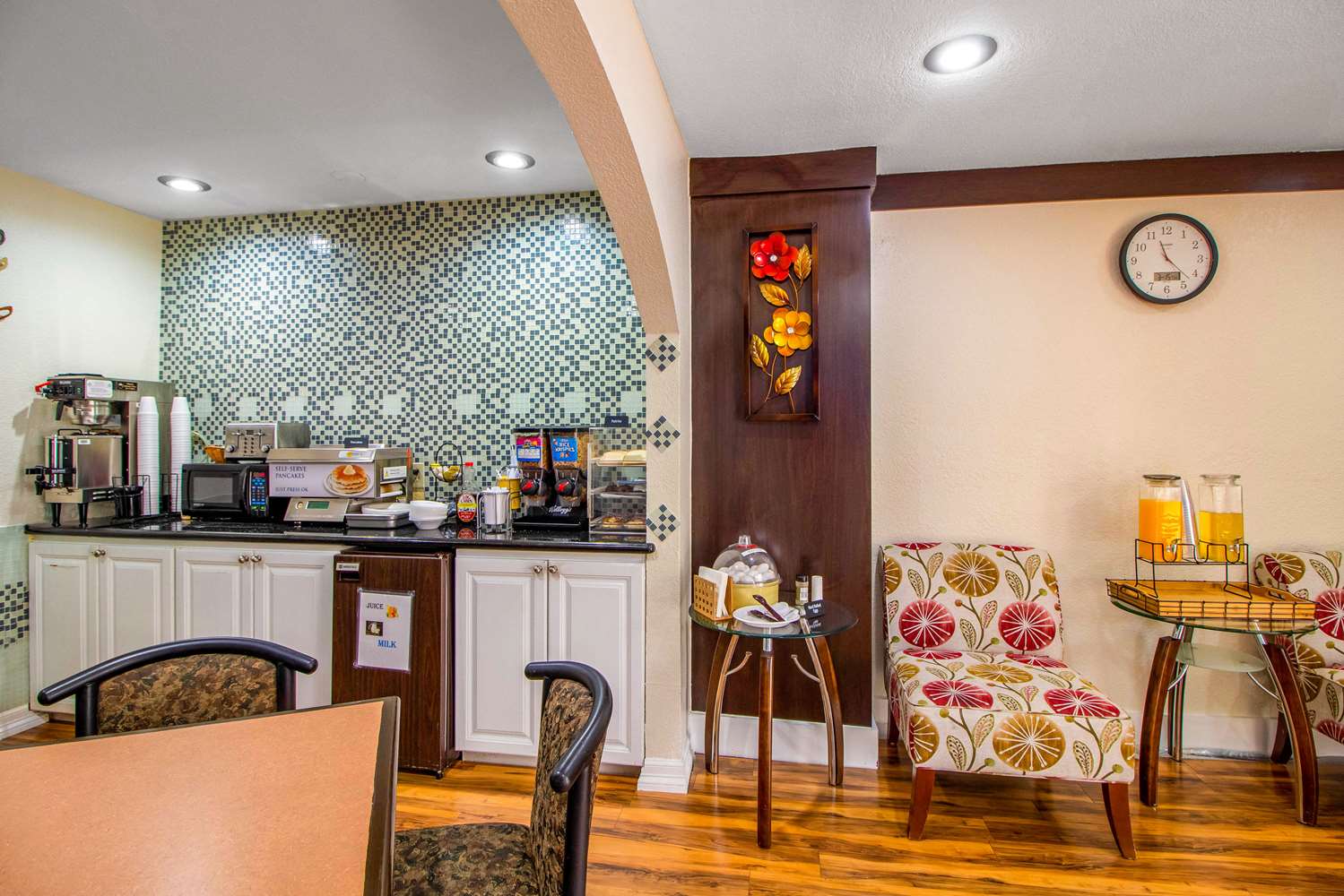 Rodeway Inn & Suites Houston near Medical Center 24/32