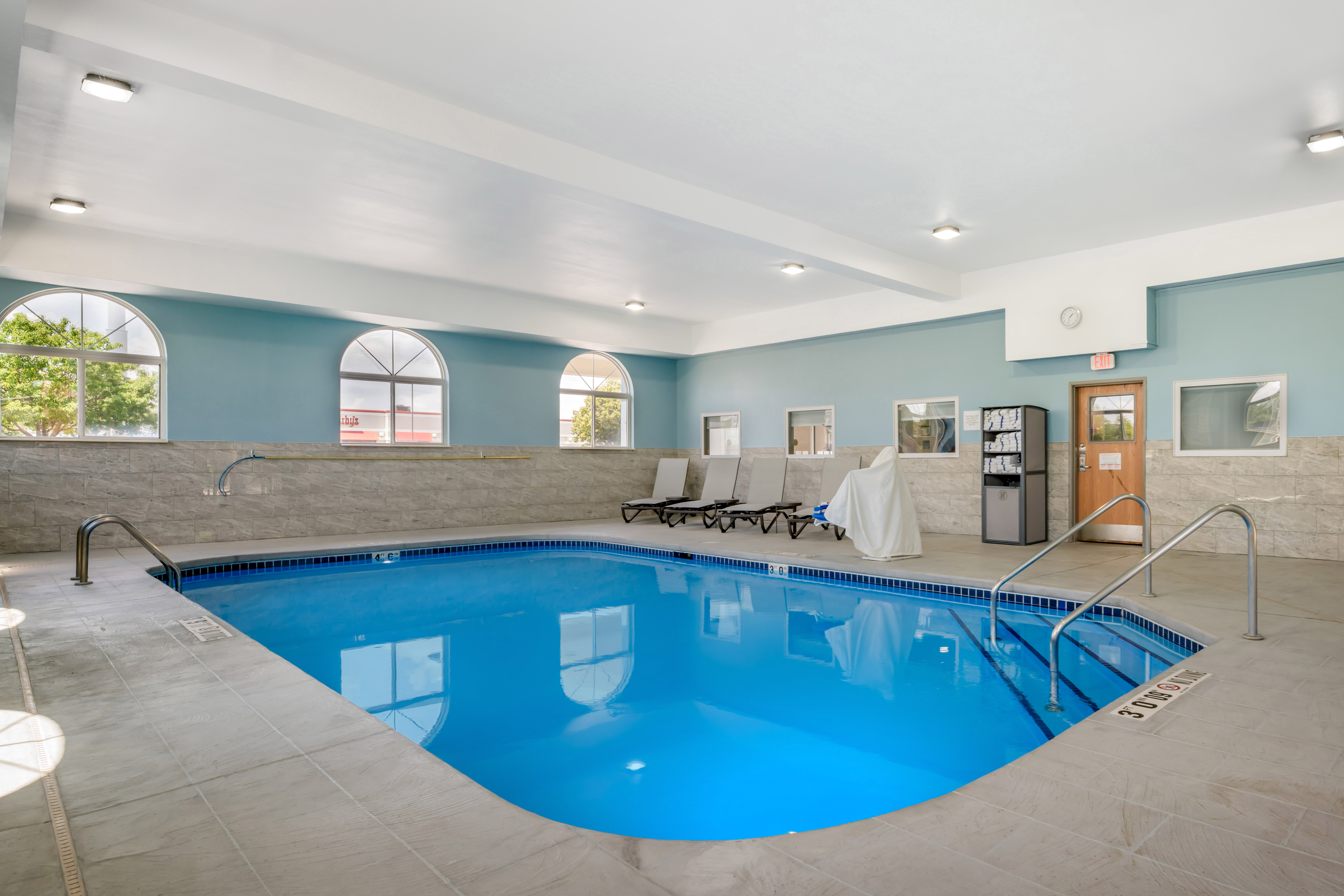 Holiday Inn Express Deforest Madison Area, an IHG Hotel 39/65
