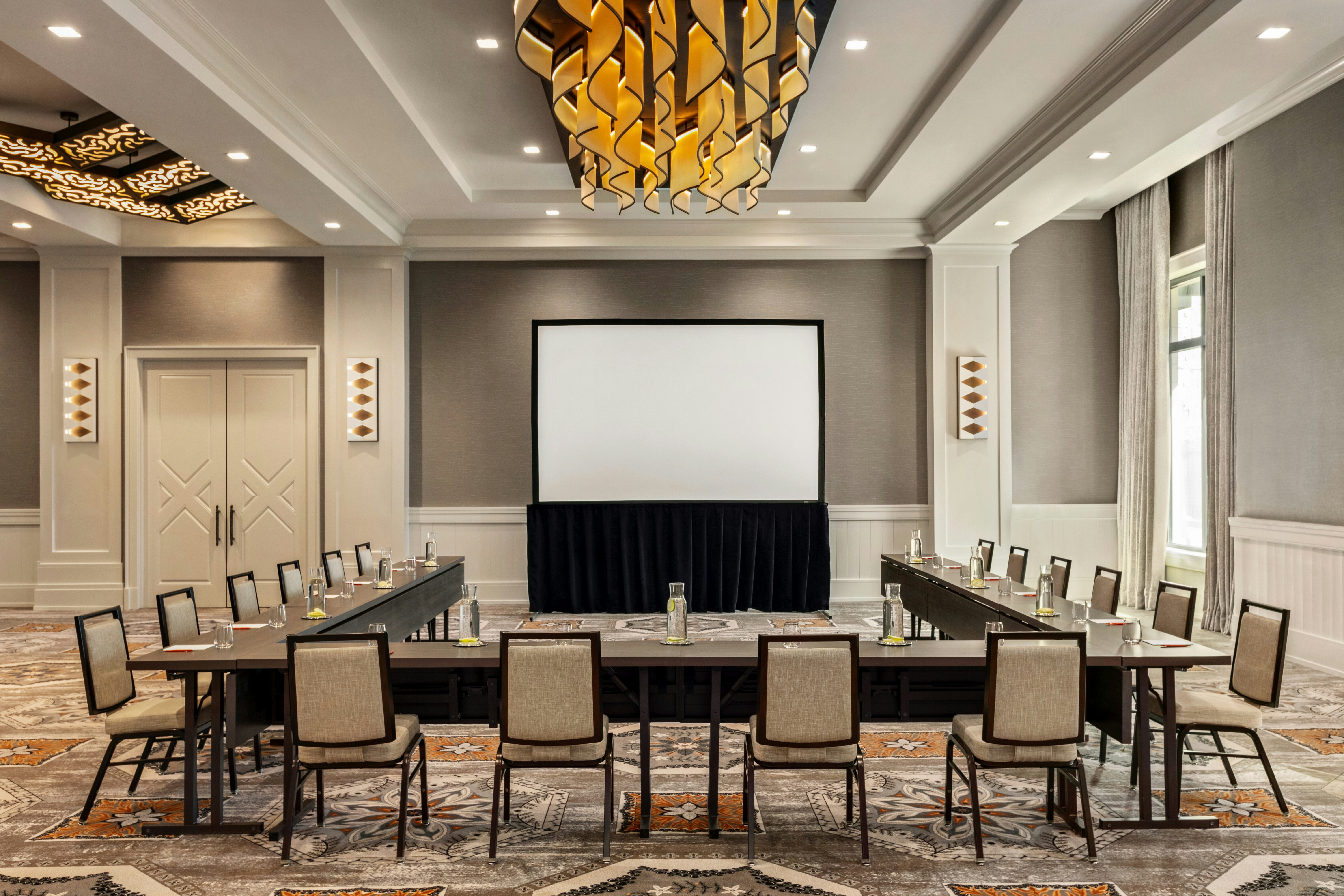 The Harpeth Franklin Downtown Curio Collection By Hilton 44/50