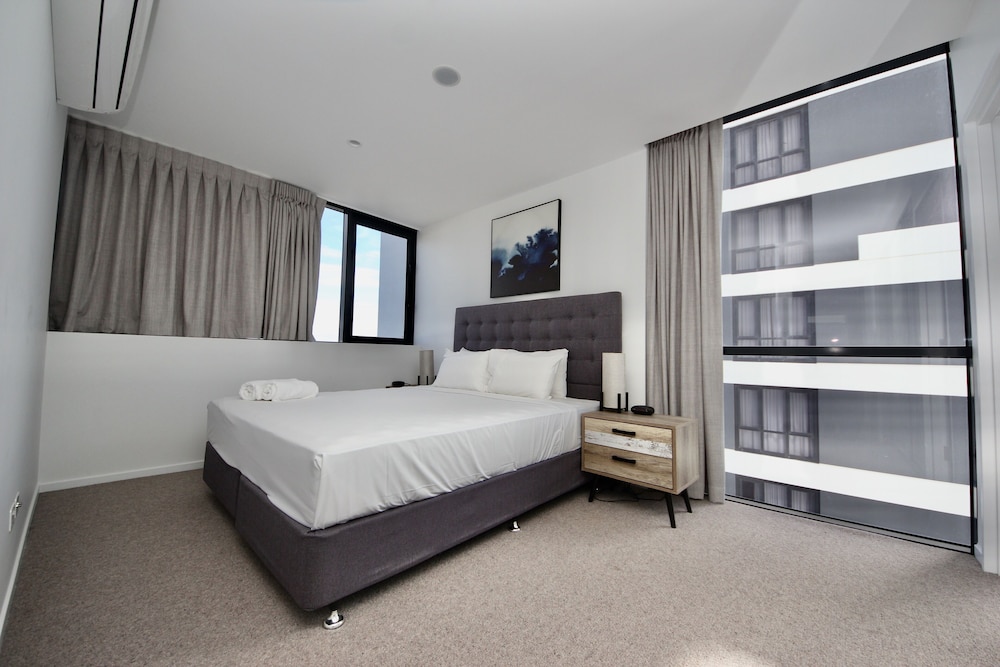 Qube Broadbeach 8/50