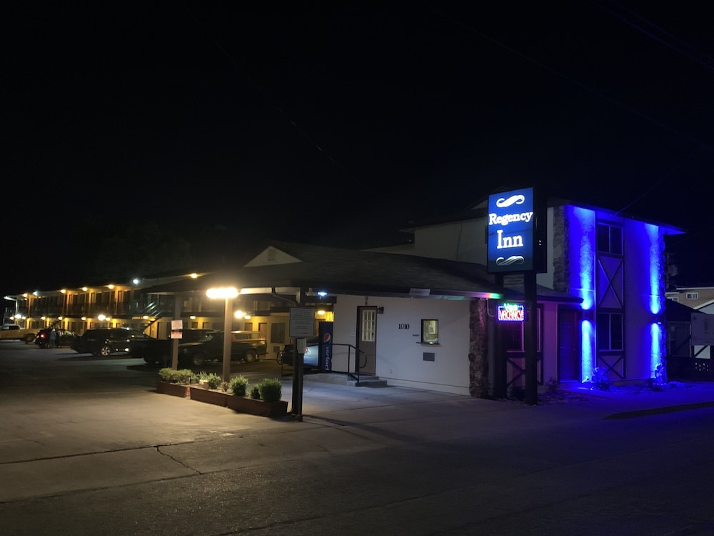 Regency Inn 4/37