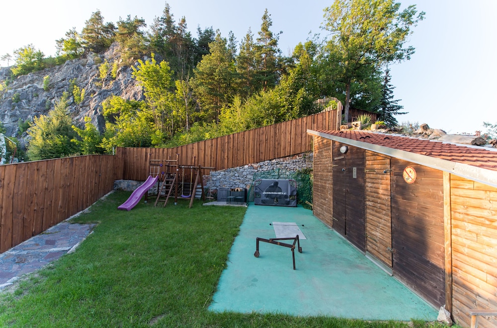 Pension Fialka 41/50