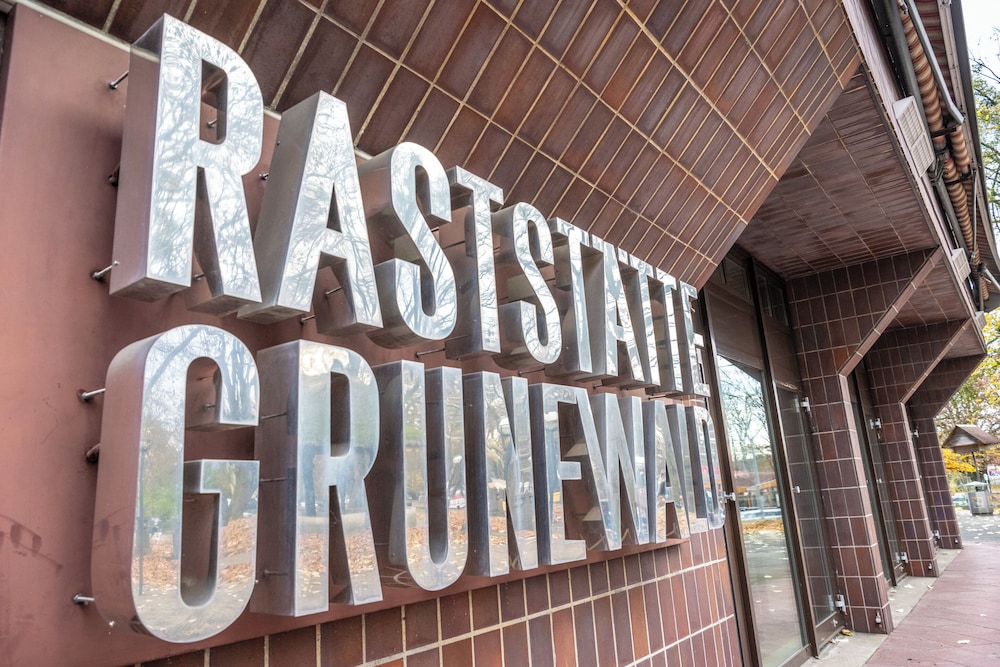 Hotel Grunewald 1/50