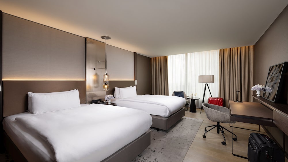 INTERCONTINENTAL LJUBLJANA 17/76