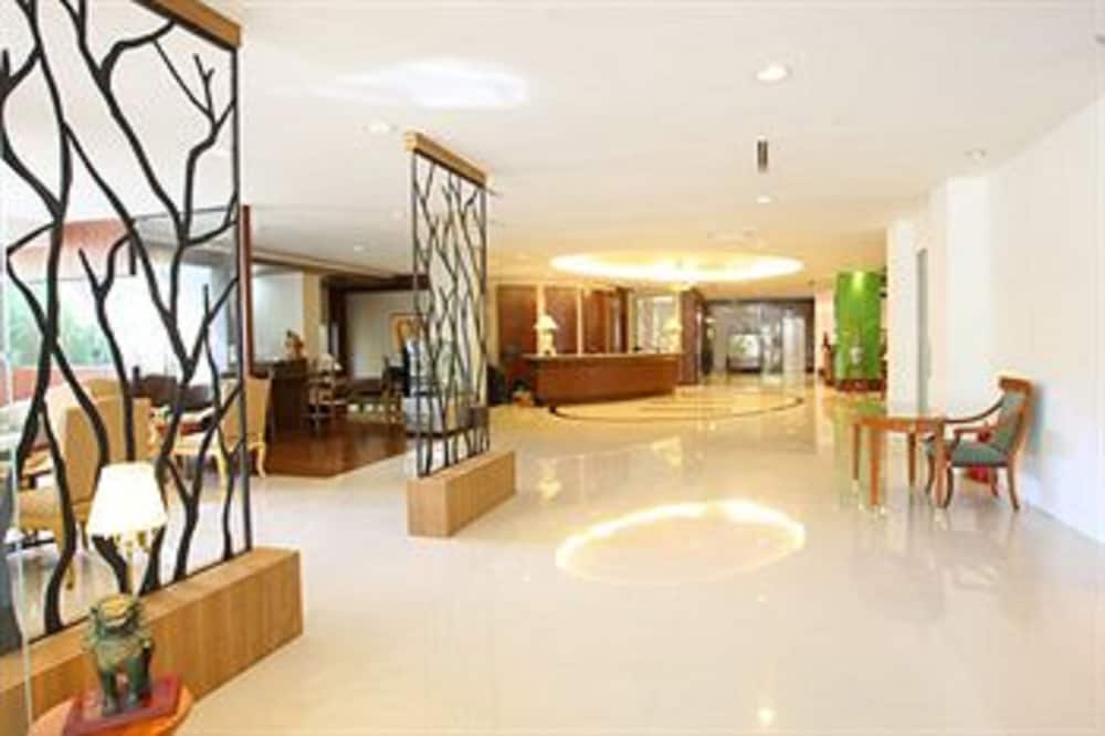 Royal View Resort 5/50