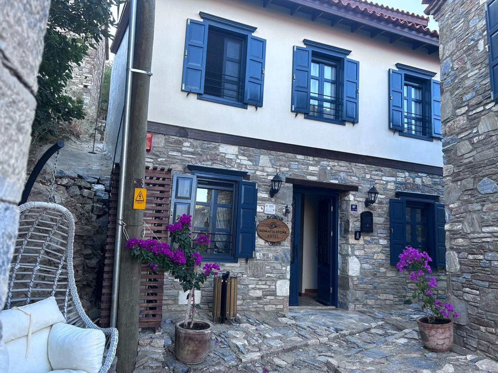 Domatia Stone Hotel 1/10