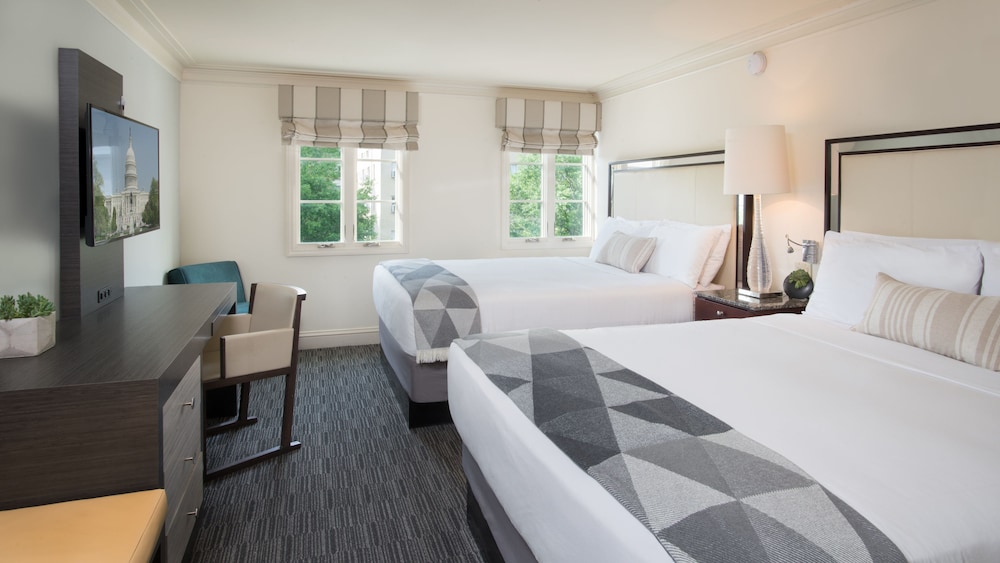 Normandy Hotel 26/69