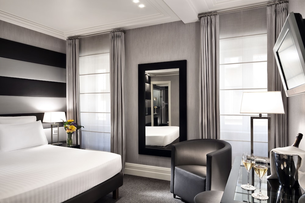 Hotel Mancino 12 15/32