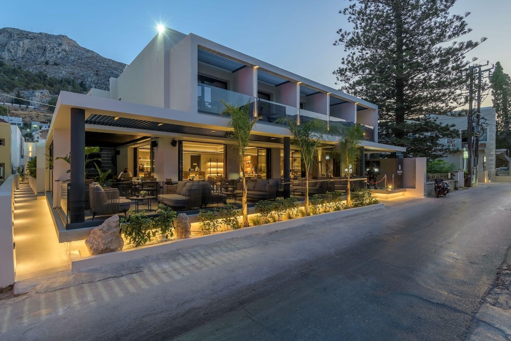 Evanik Chic Hotel 6/48
