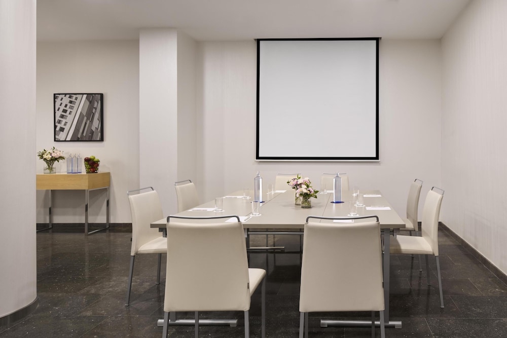 NH Barcelona Diagonal Poblenou 40/48