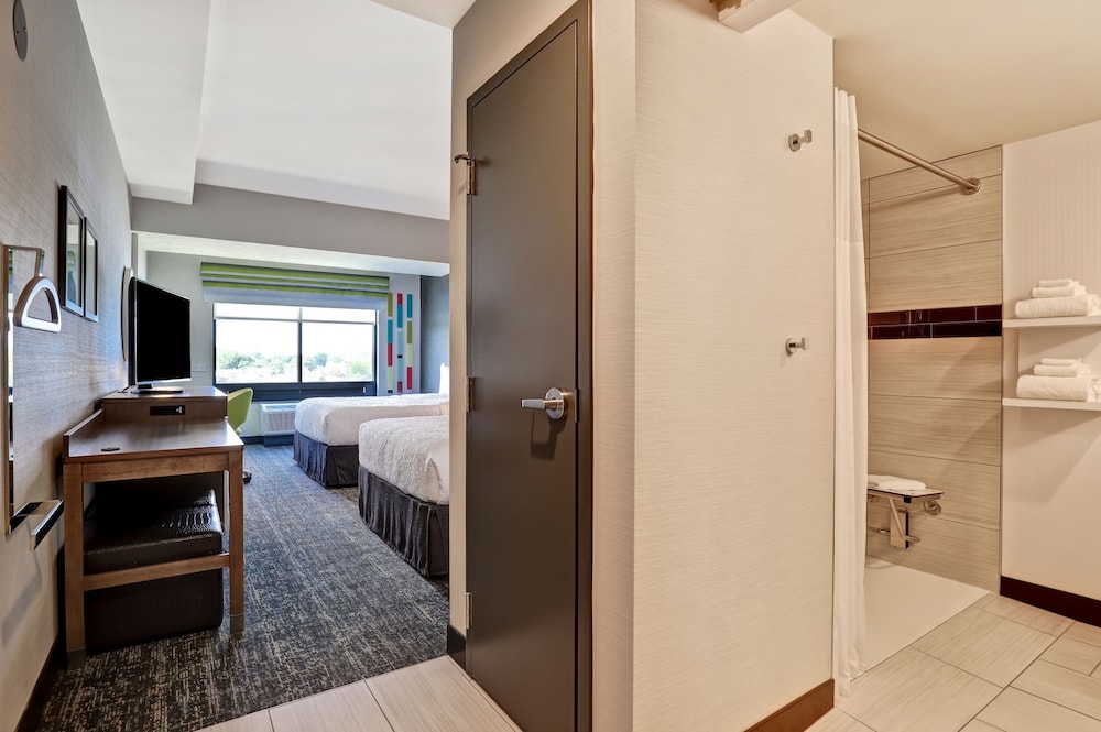 Hampton Inn And Suites Huntsville 17/40
