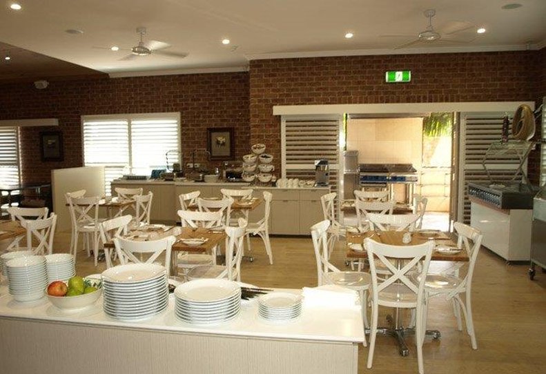 FRANCIS PHILLIP MOTOR INN 39/59
