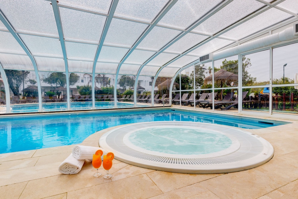 swimming pool spa