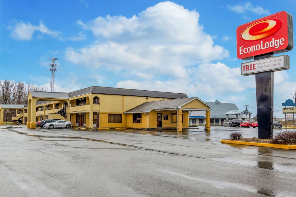 Econo Lodge Seymour, IN 1/37