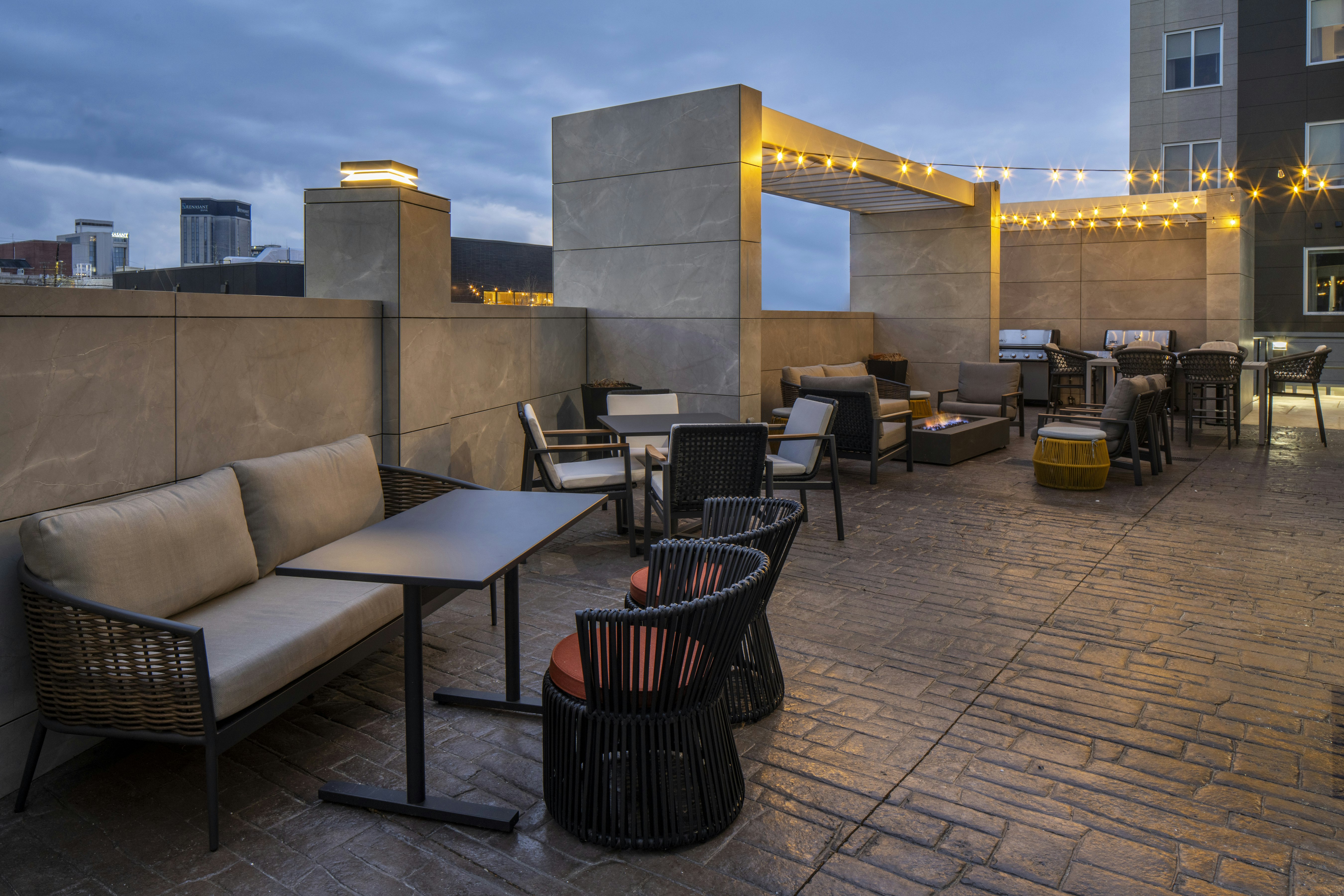 Home2 Suites by Hilton Montgomery Downtown 14/18