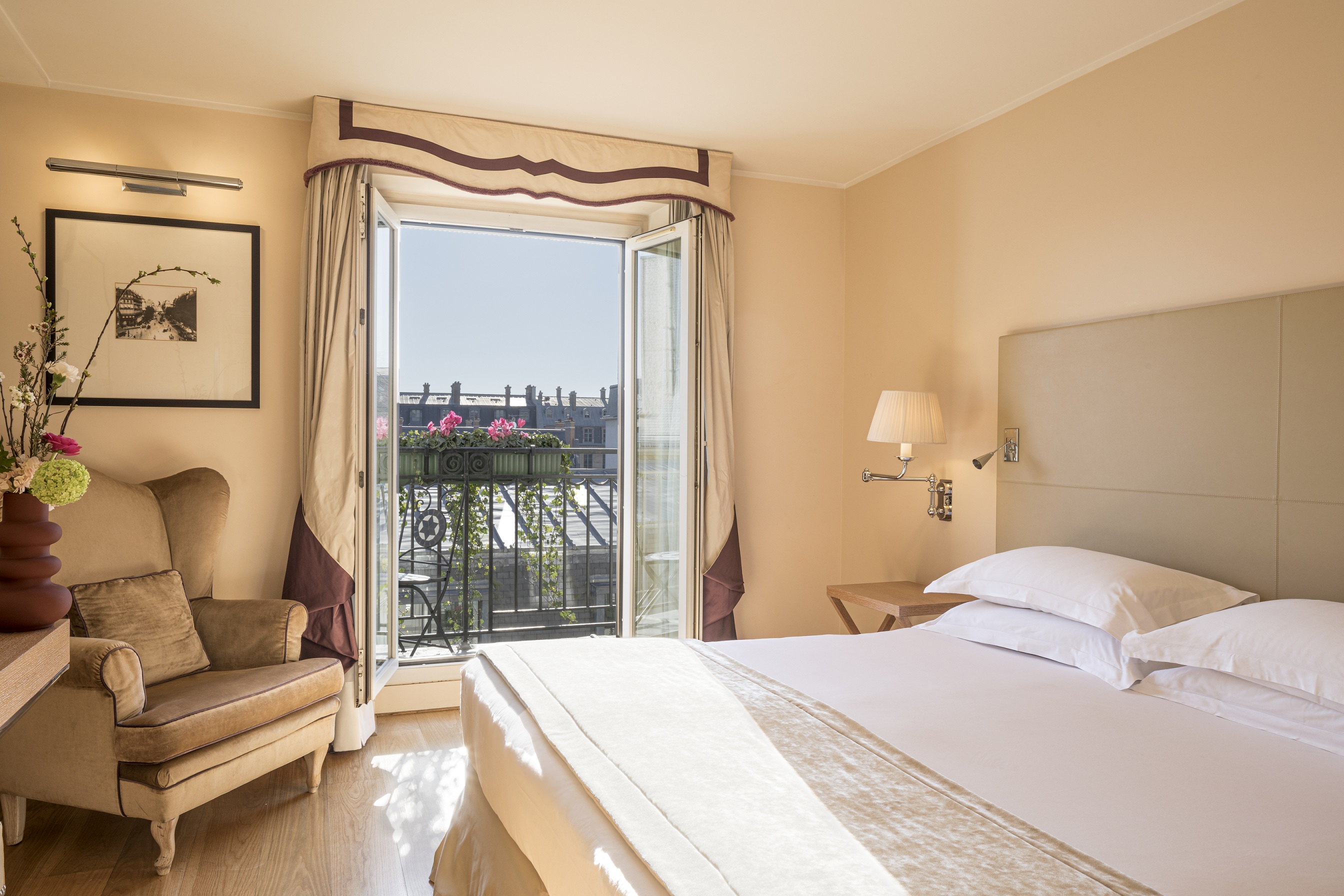 DELUXE, DOUBLE BED, BALCONY