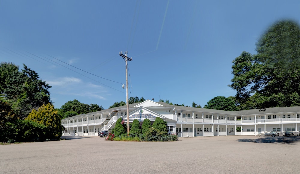 Hamilton Village Inn 40/71