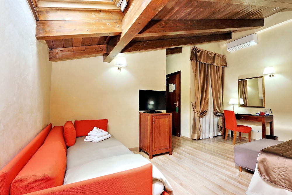 Camelia Hotel 42/56