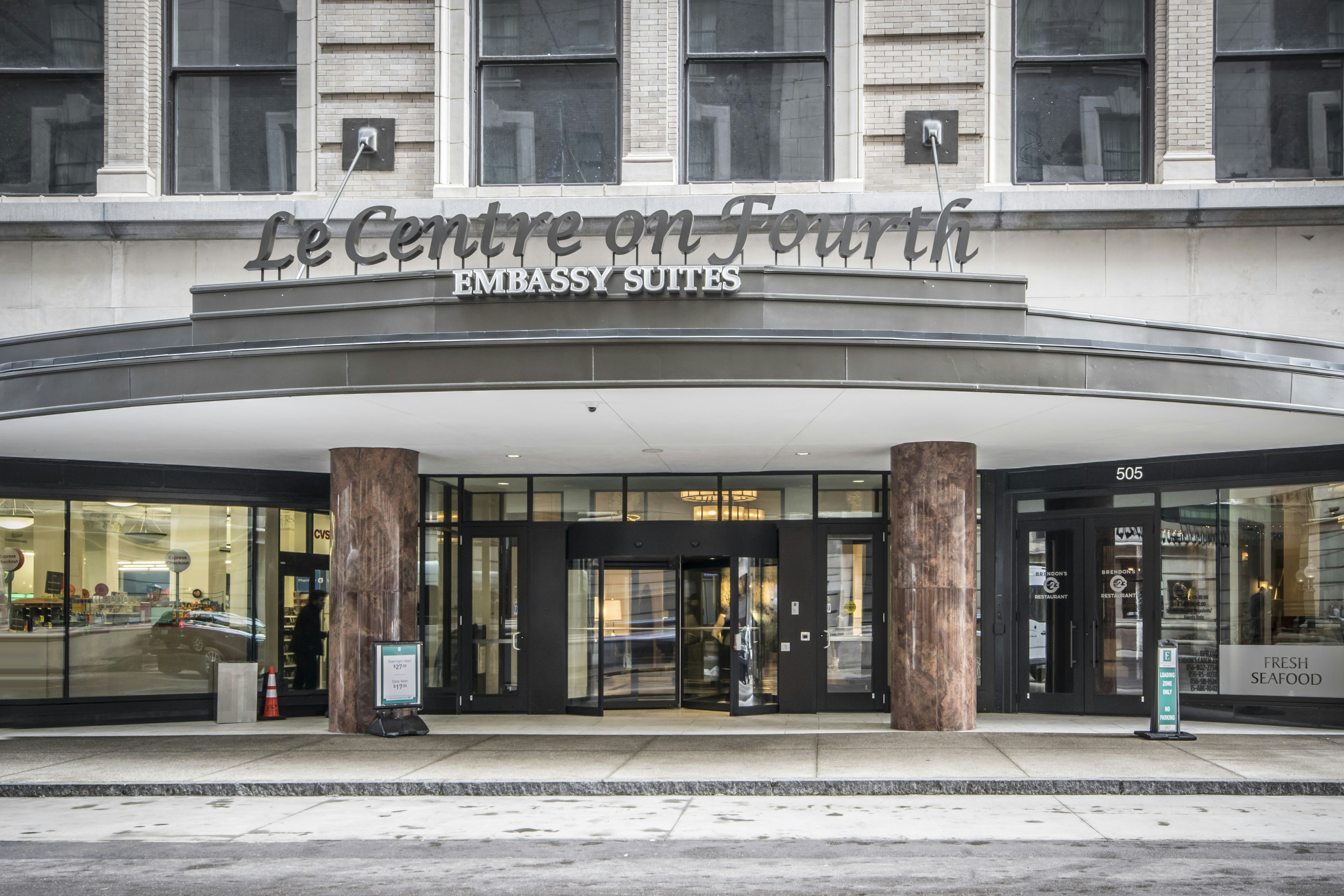 Embassy Suites Louisville Downtown 6/87