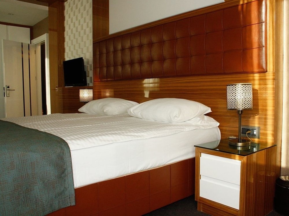 The Hera Platinum Hotel 19/50
