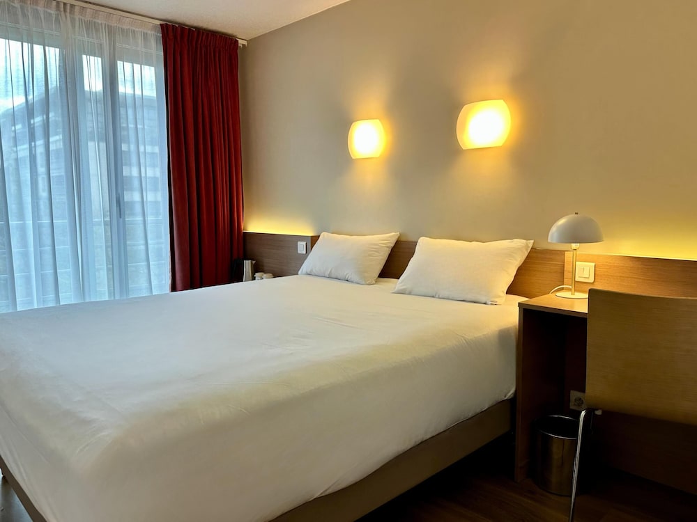 Hotel Campanile Paris Bercy Village 7/31