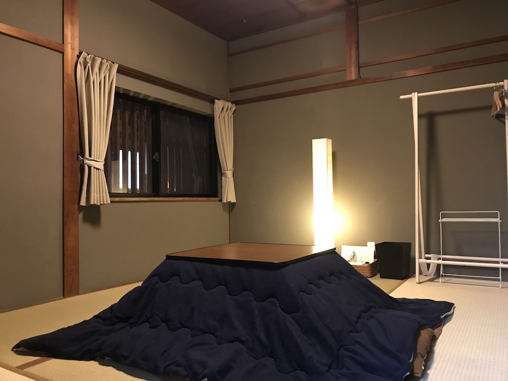 CLASSIC, TWIN BEDS