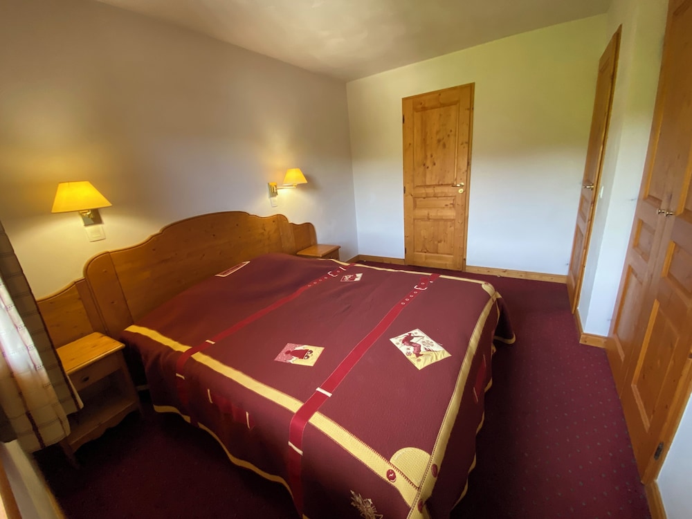 شقة بسريرين منفصلين وسرير بطابقين بغرفتي نوم مع سرير سحّاب إضافي، LAGRANGE Prestige Aspen - La Plagne 8/10