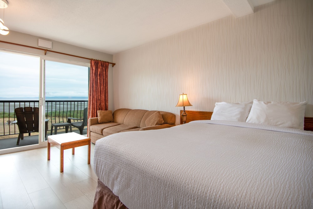 Sea Edge Beachside Hotel 21/59