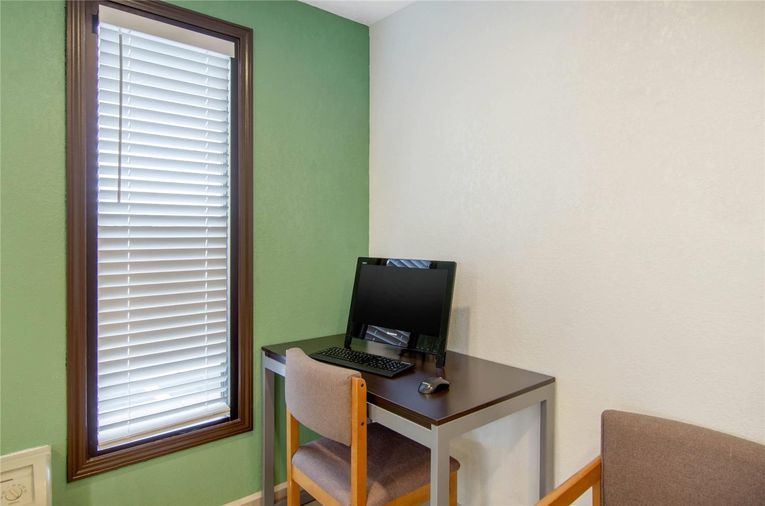 Quality Inn Russell, KS 18/21