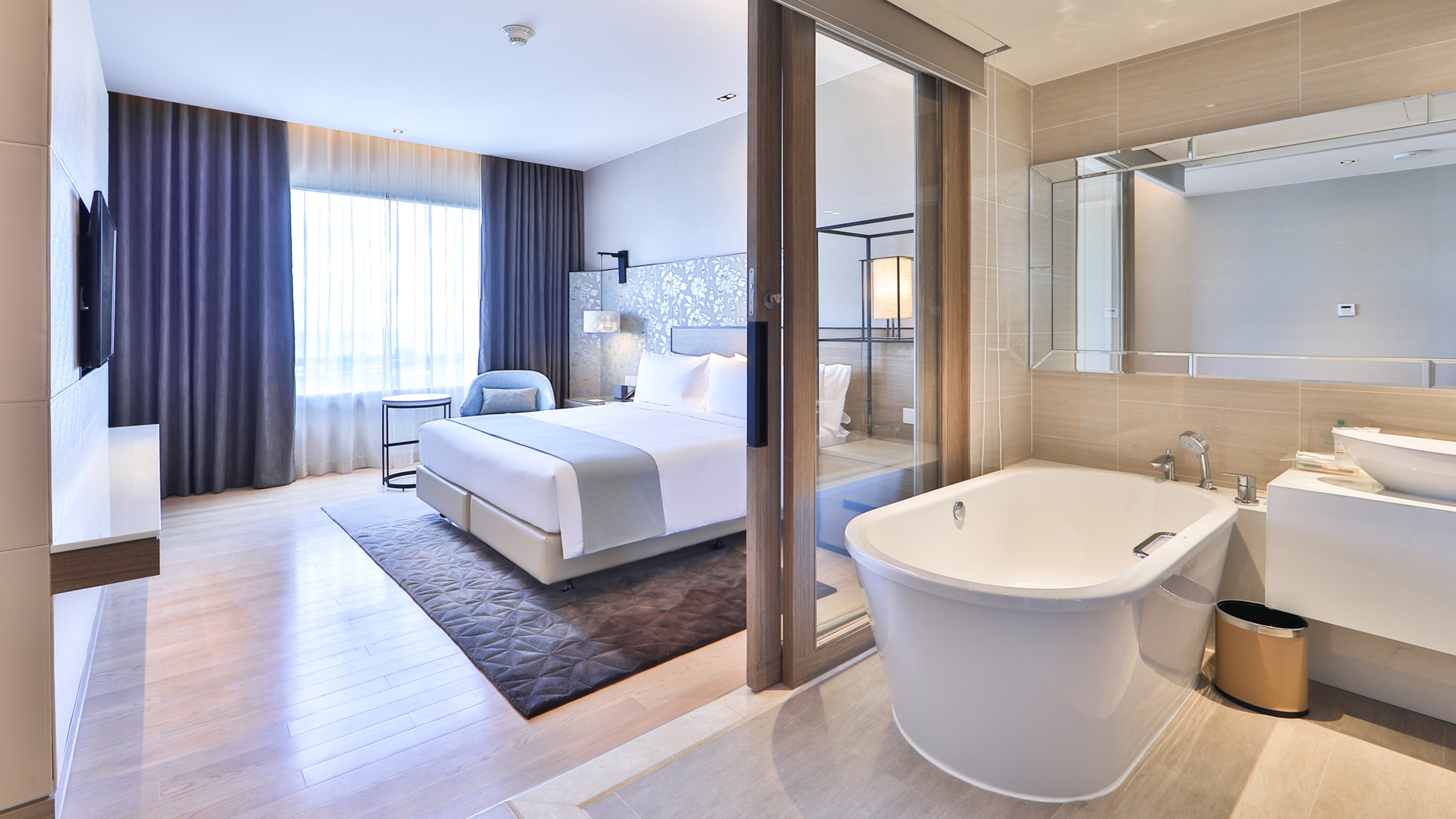 Holiday Inn & Suites Rayong City Centre 77/77