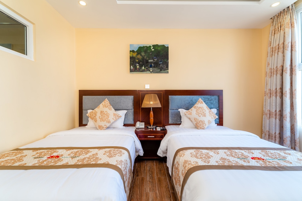 DELUXE, DOUBLE BED, CITY VIEW