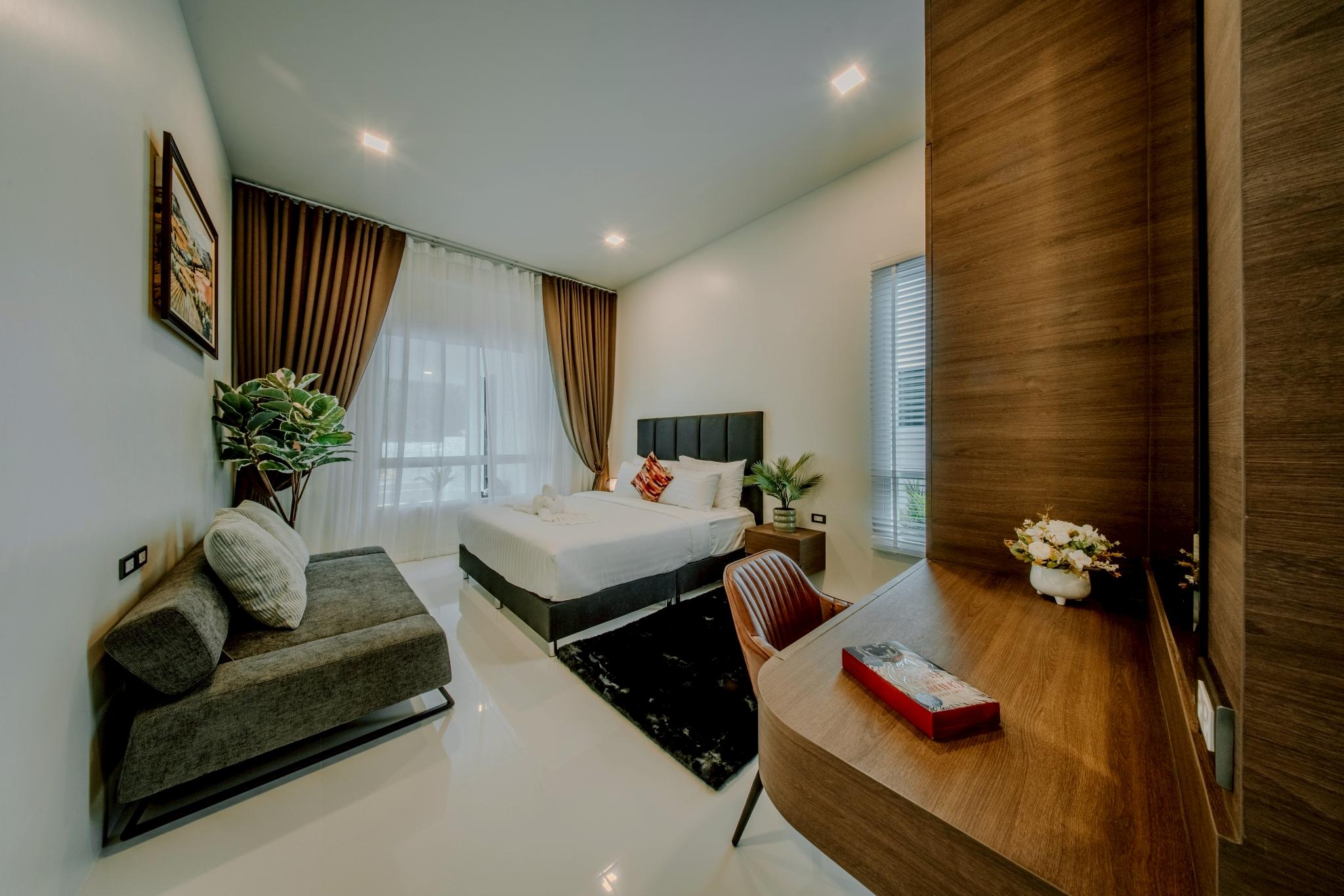 3 Bedrooms, Roof Top, Grand, Pool, Villa