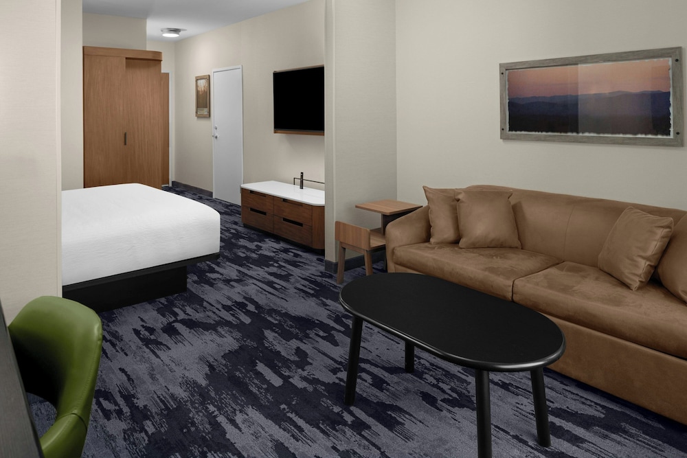Fairfield Inn & Suites by Marriott Sacramento Winters 25/50